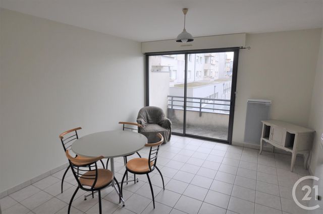 Appartement à louer - 2 pièces - 37.98 m2 - ONET LE CHATEAU - 12 - MIDI-PYRENEES - Century 21 Foch Immobilier